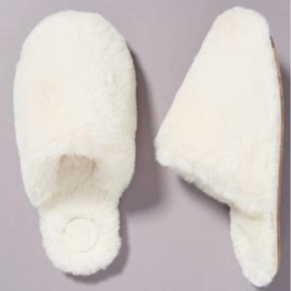 Anthropologie Shoes - Anthropologie Sadie faux fur slippers size 8